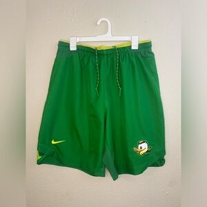 Mens Nike dry fit shorts | Oregon Ducks | green & yellow | size XL